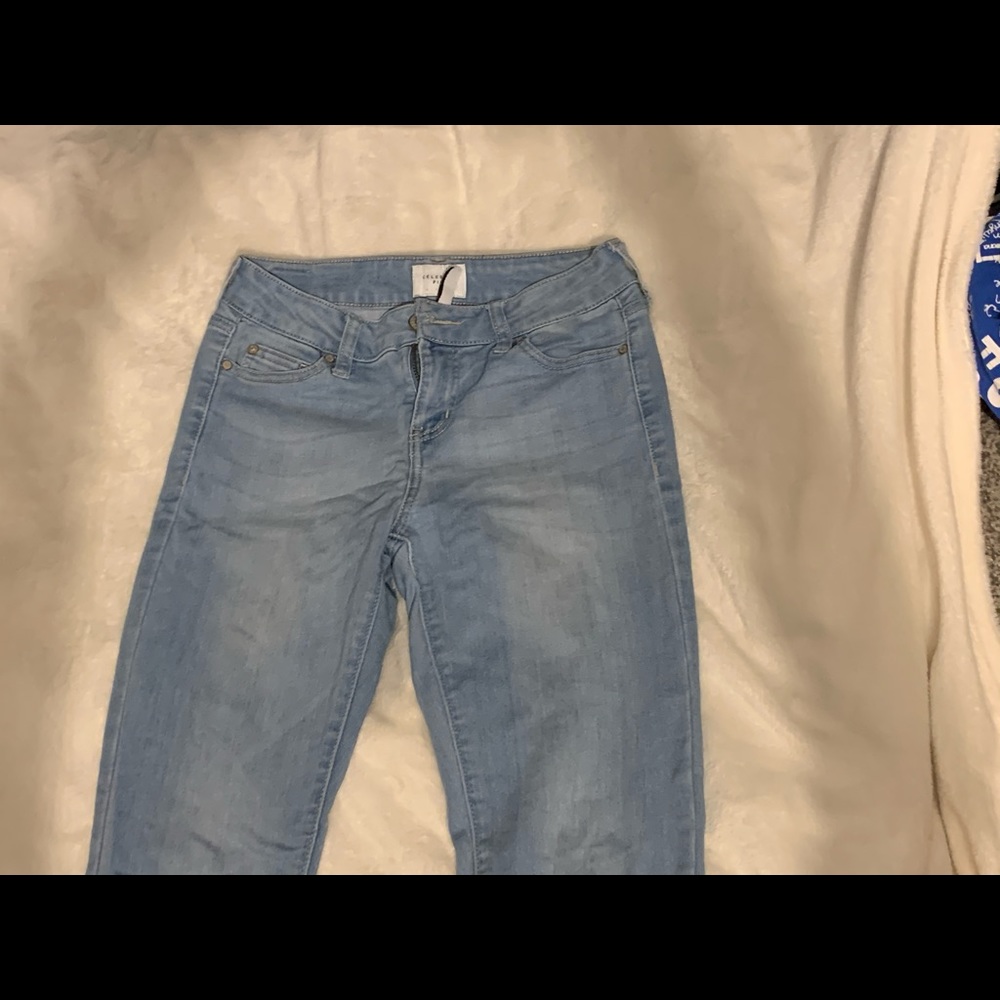 Jeans - Picture 2 of 3